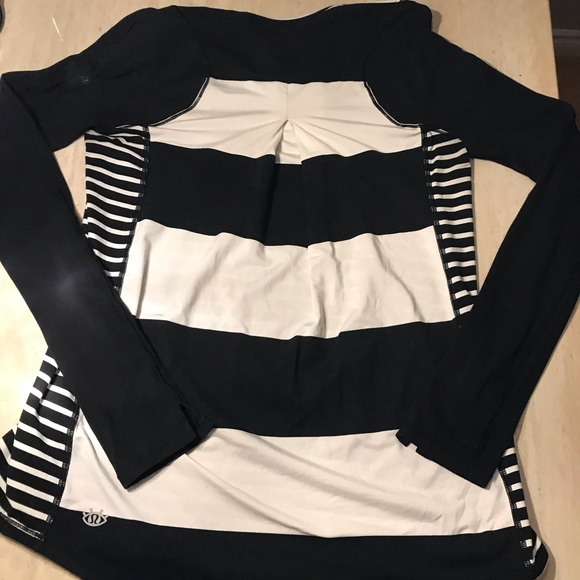 Seawheeze Lululemon Tuck & Flow - Picture 4 of 5